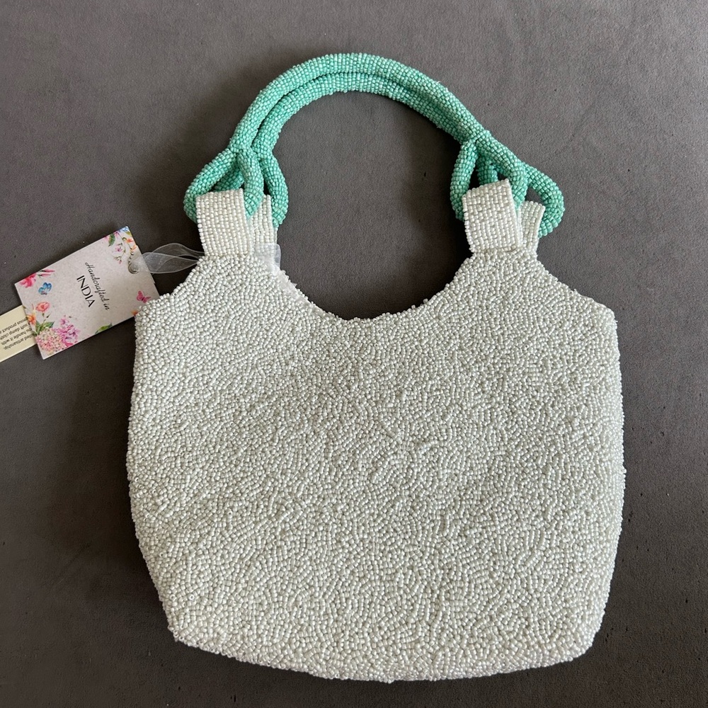 NWT! Viral Beaded Turtle Design Handbag - White and Teal - Picture 5 of 7